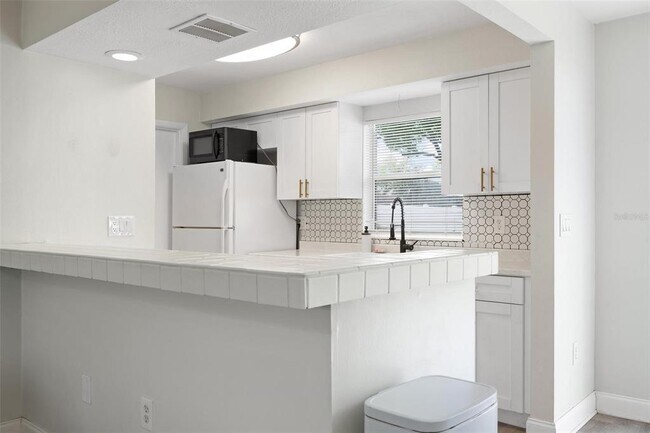 Building Photo - 5120 Brookmeade Dr