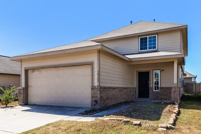 Building Photo - 10323 Leafy Autumn Path