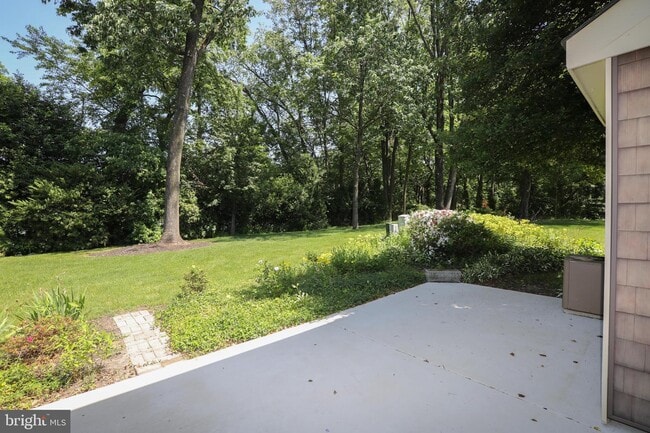 Building Photo - 322 Kings Croft Dr