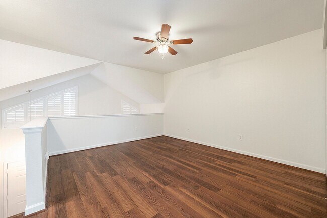 Building Photo - Loft Style Townhouse Available in Arvada!