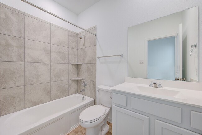 Building Photo - 3330 Meadknoll Ln