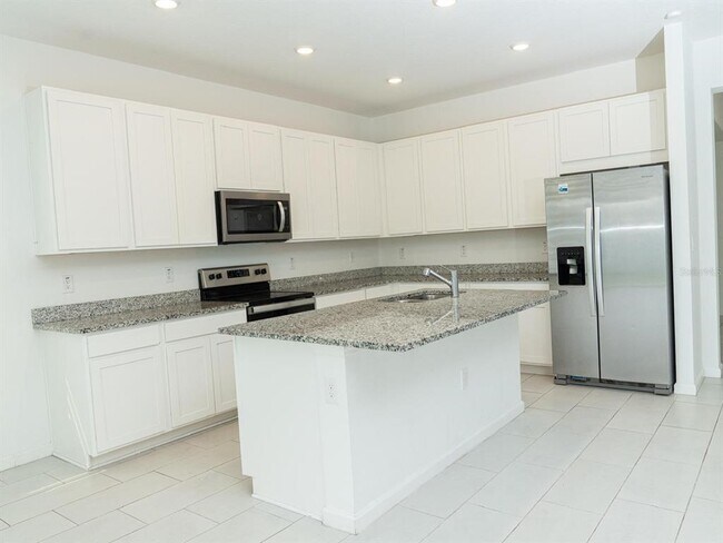 Building Photo - 445 Silver Palm Dr