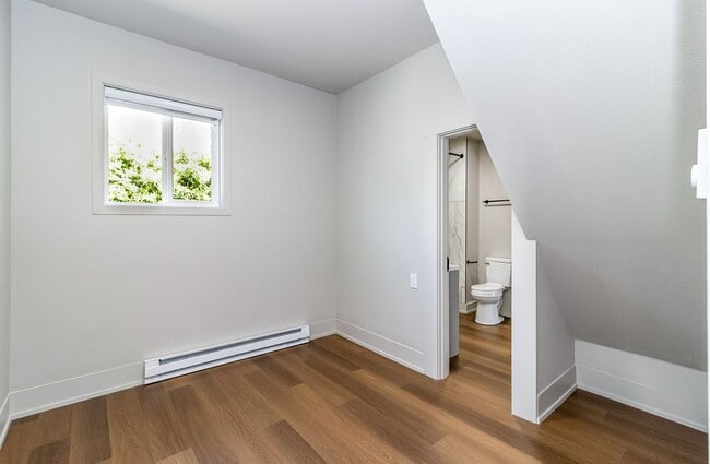 Building Photo - 607 3rd St