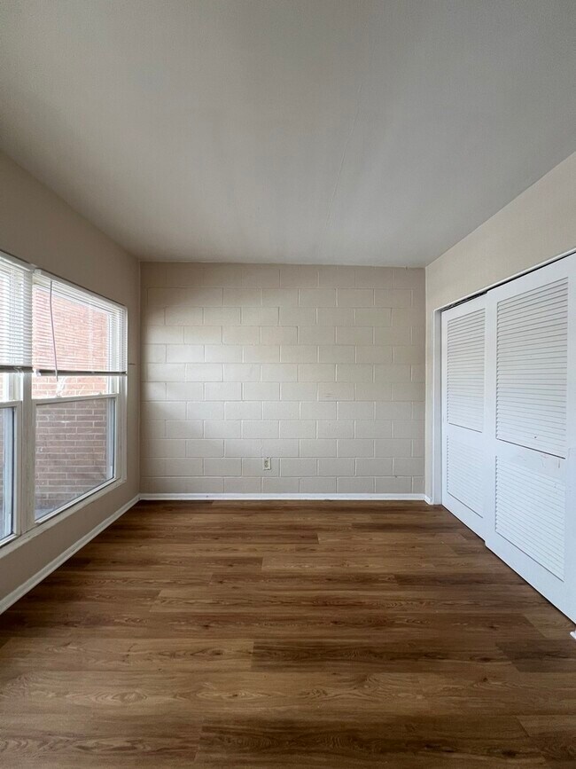 Building Photo - 2904 Elizabeth Ave