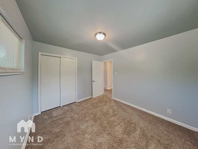 Building Photo - 1325 S Ingalls St