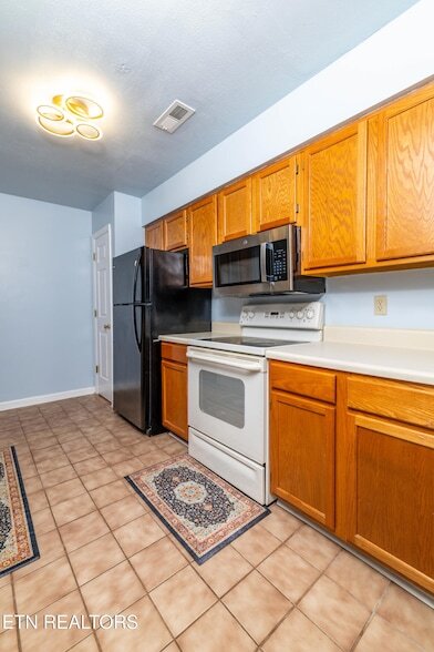 Building Photo - 136 Durwood Rd