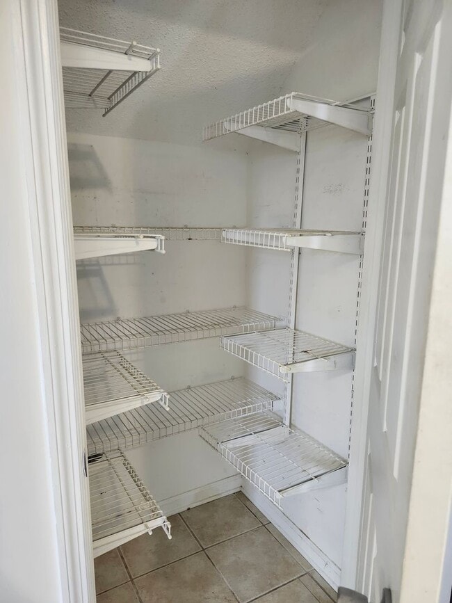 Building Photo - Spacious 5 bedroom 2 and a half bath home in Ringgold, GA