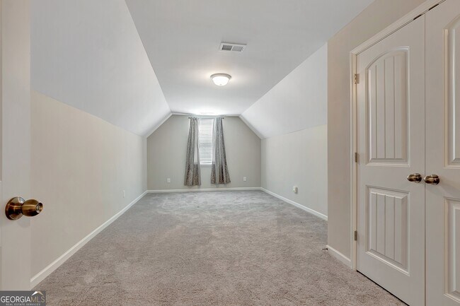 Building Photo - 10 Vintage Ave