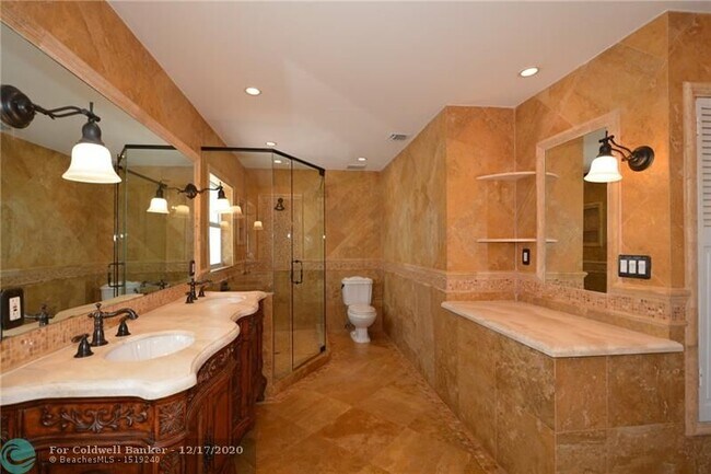 Building Photo - 447 Coral Way