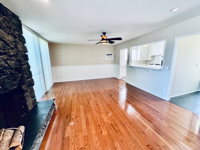 Building Photo - 2714 W Clark Ave