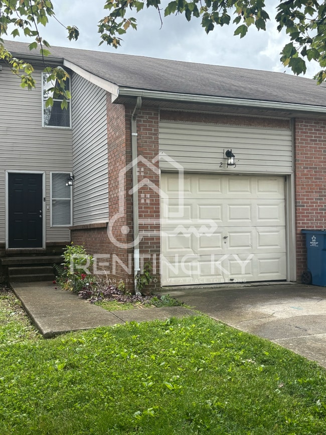 Building Photo - Updated 2-Bed, 1.5-Bath Townhome with a Garage!
