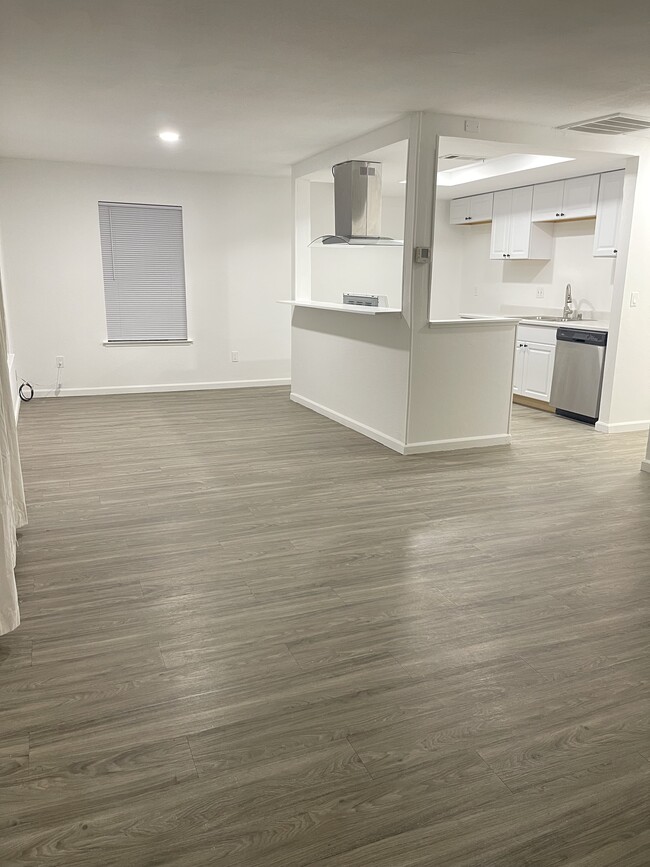 Open floor layout - 2712 Taft St