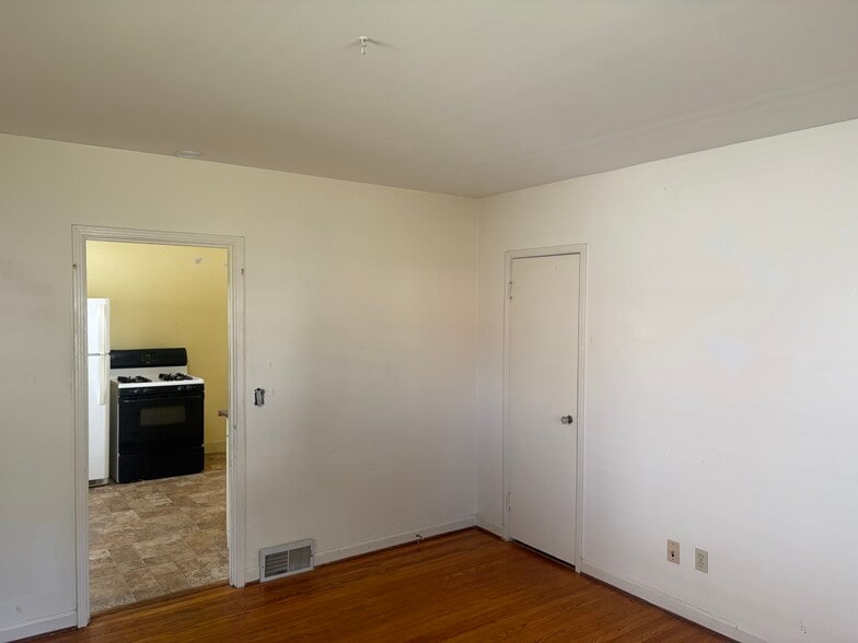 Building Photo - 214 W Filbert St