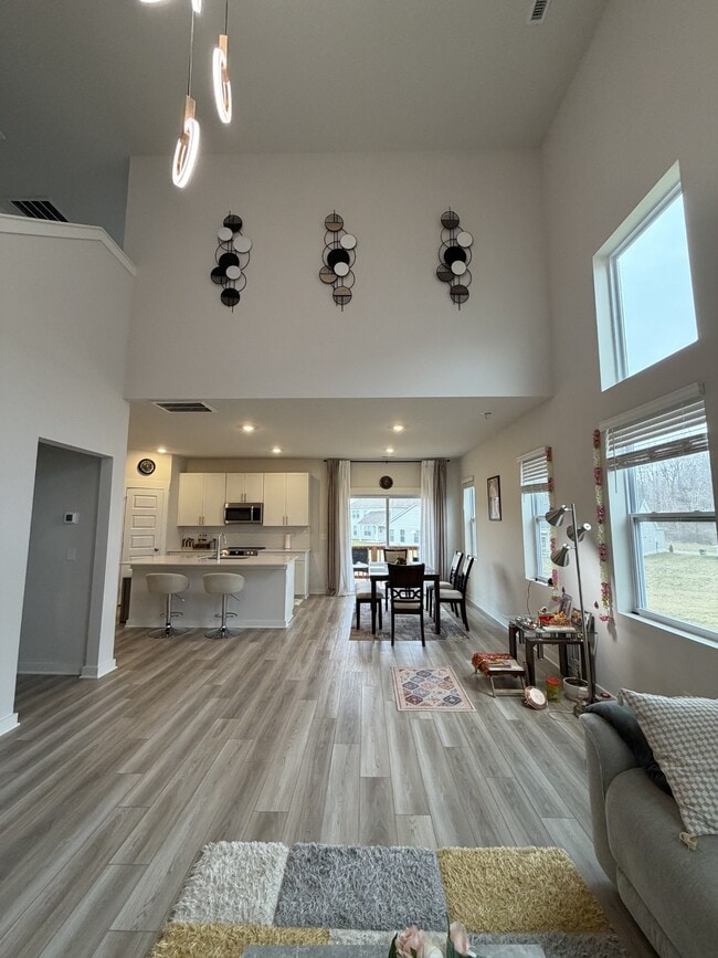 Building Photo - 213 Tartan Dr