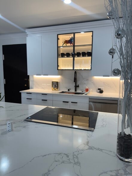 Building Photo - 145 15th St NE