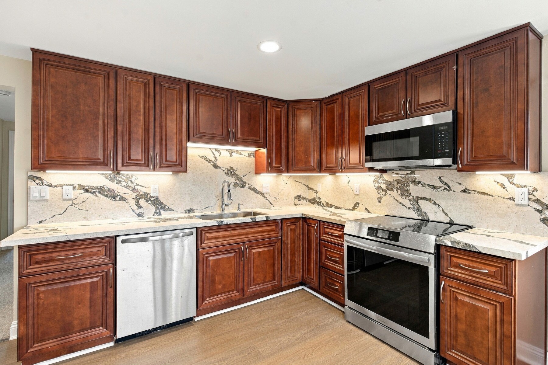 Kitchen - 4720 Del Monte Ave