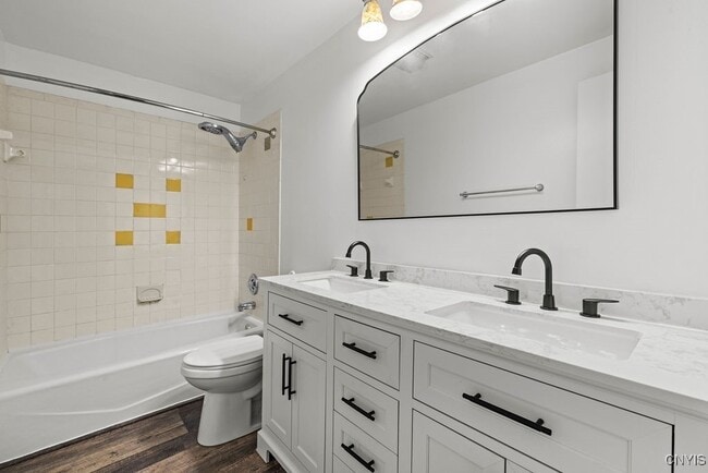 Building Photo - 3059 Hayfield Ln