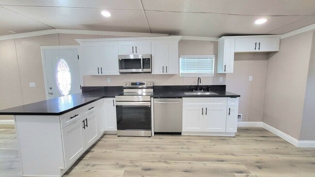 Building Photo - 1611 E Gamebird Rd