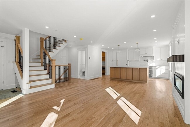 Building Photo - 309 Broadway