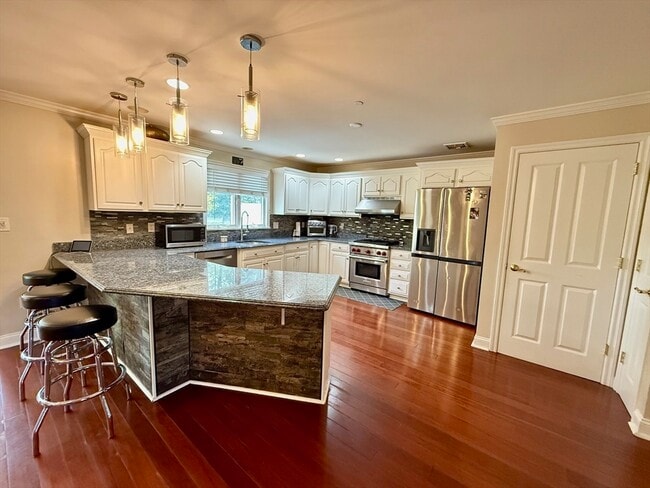 Building Photo - 218 Rangeway Rd