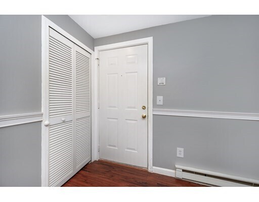 Building Photo - 11 Gibbs St