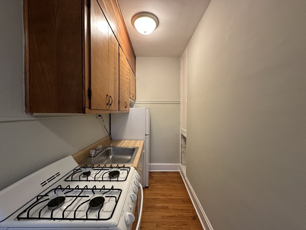 Building Photo - 4632 N Paulina St