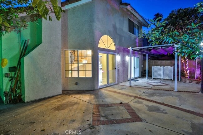 Building Photo - 176 Cll Renata