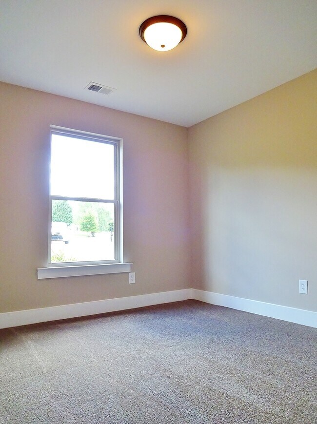 Building Photo - Home for Rent in Vance, AL... Available to...