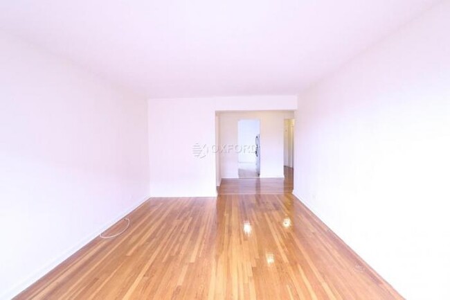 Building Photo - 2 bedroom in FLUSHING NY 11354