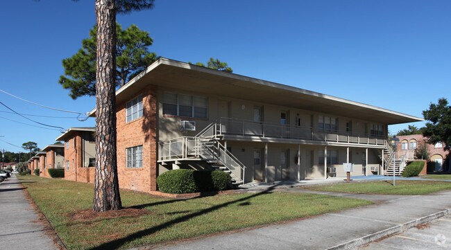 Primary Photo - Forest Park Apartments