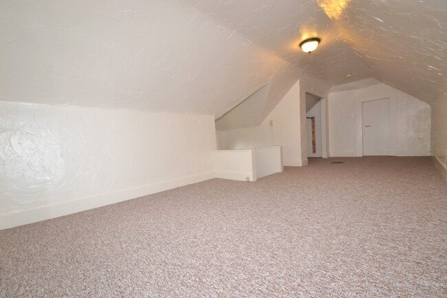 Building Photo - 567 Cross Ct