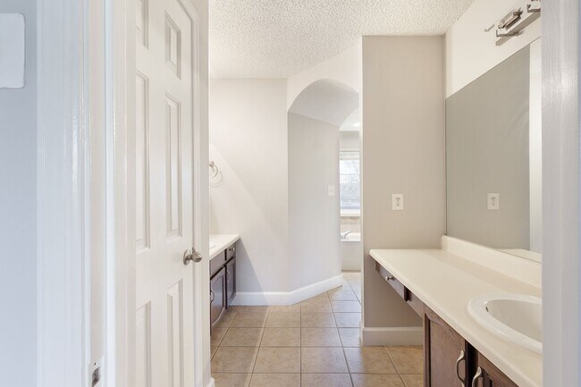 Building Photo - Charming East Cobb Home in Quiet Cul-de-Sac – Updated, Spacious & Great Schools!