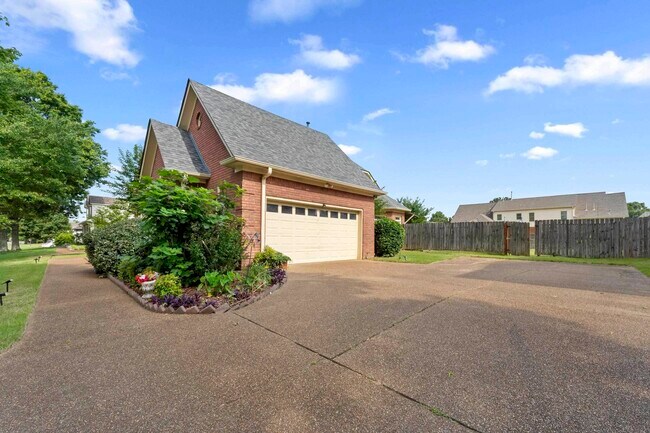 Building Photo - 420 Estanaula Rd