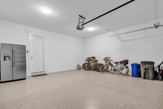 Building Photo - 5320 St Armands Way