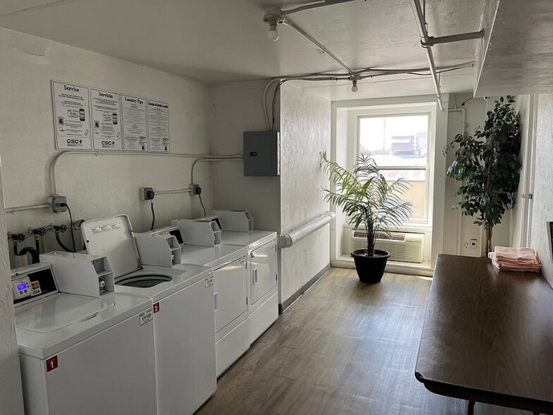 Building Photo - 224 E Garden St