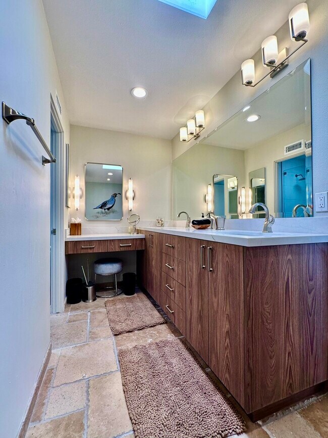 Building Photo - 76705 Sandpiper Dr