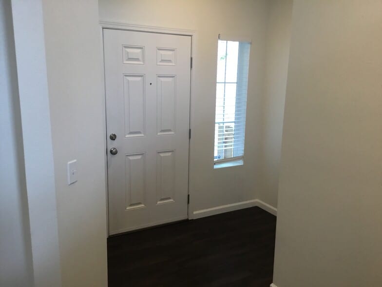 Building Photo - 1142 Ebbets Dr