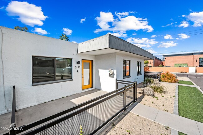 Building Photo - 3133 E Fairmount Ave