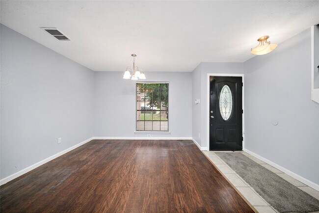 Building Photo - 21627 Park Brook Dr