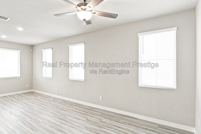 Building Photo - 2186 Shady Pear