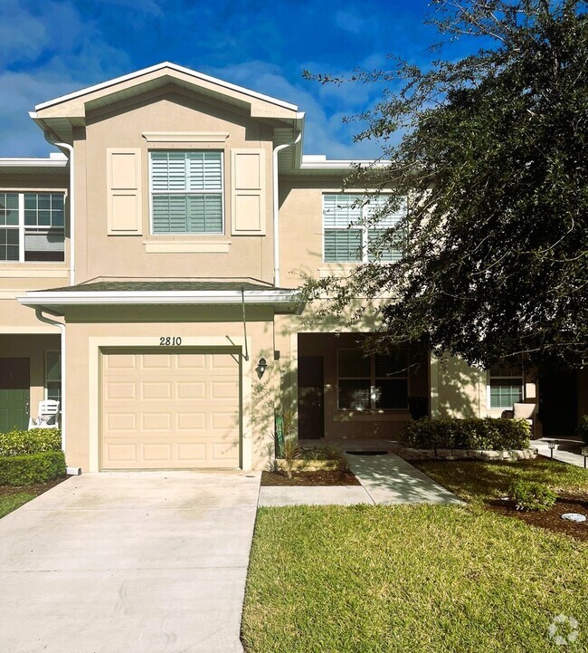 Building Photo - 3/2.5/1 Townhome in Vizcaya Falls