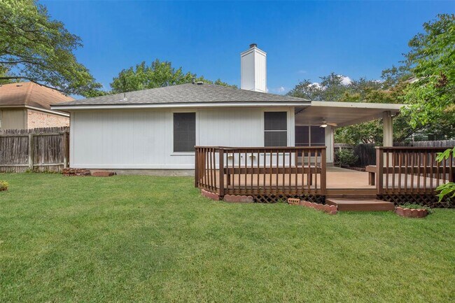 Building Photo - 1810 Coral Dr