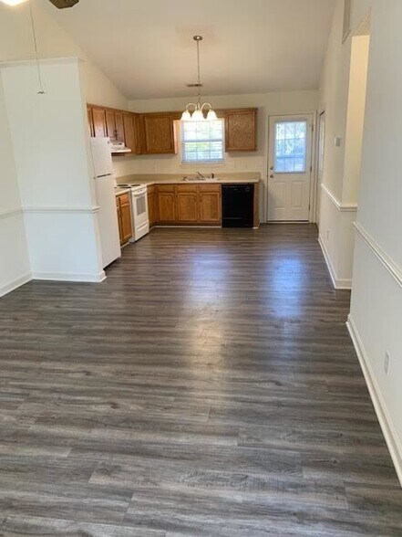 Building Photo - 4320 Belcher St