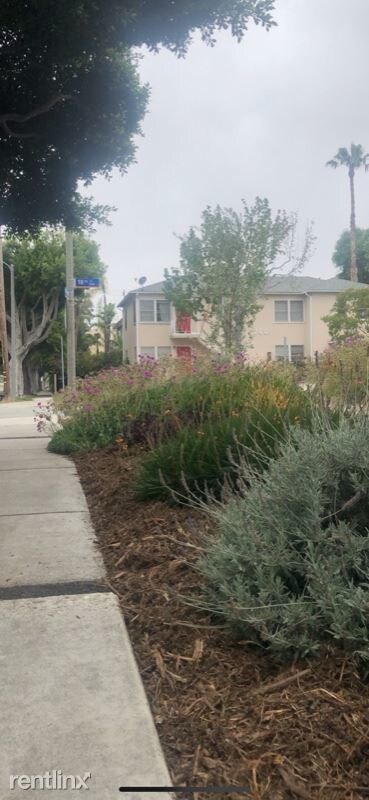 Building Photo - 1823 Michigan Ave