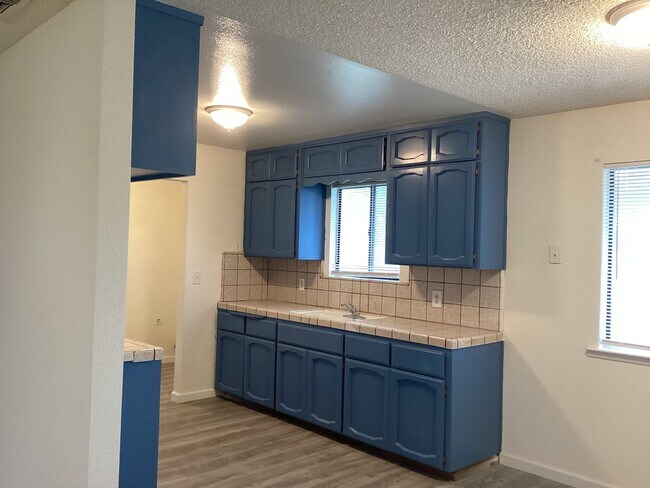 Building Photo - 16385 N D St