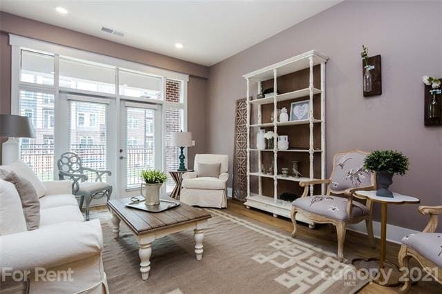 Building Photo - 9921 Holly Center Dr