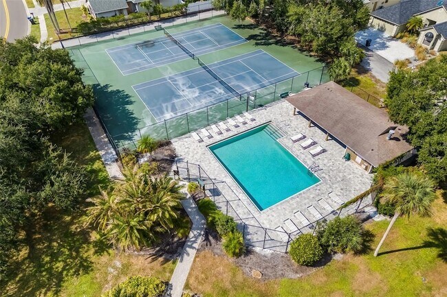 Building Photo - 4814 Country Oaks Blvd