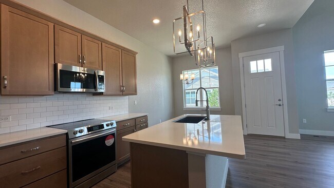 Building Photo - Great Townhouse in Loveland