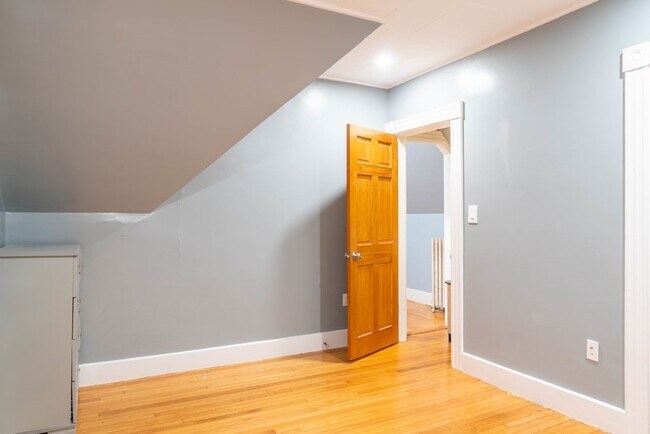 Building Photo - 26 Highland Ave