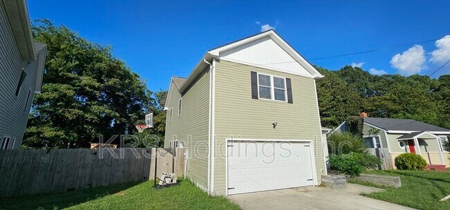 Building Photo - 3200 Armistead Dr